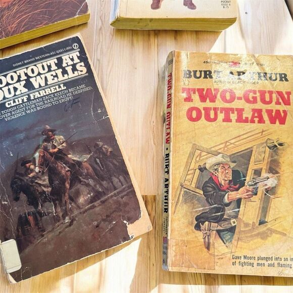 Vintage Western Pulp Book Lot 4 1960s 1970s 1950s Paperback TPB - Picture 2 of 3